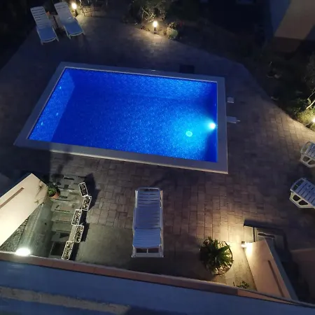 Apartment 5378b *