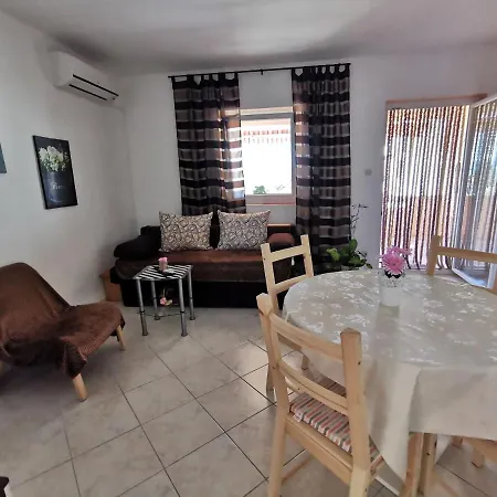 Apartment 5378b *